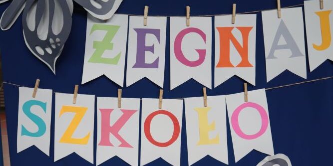 Uroczyste zakończenie roku szkolnego 2023_2024 - klasy ósme._ 03.jpg